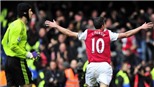 Arsenal - Man City: Van Persie không phải "Batman", Silva không phải Messi!